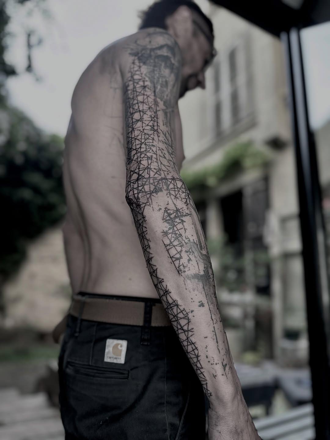 Tatouage motif bruit avant-bras — nikos_dadc