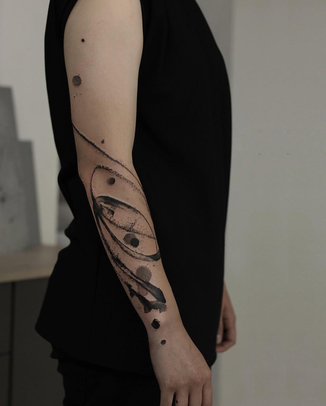 Tatouage Motif cosmique bras — mercytattz