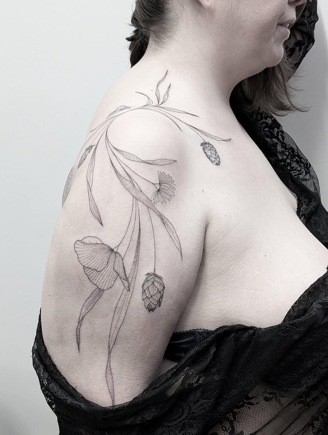 Tatouage houblon et composition botanique — birdy_owen