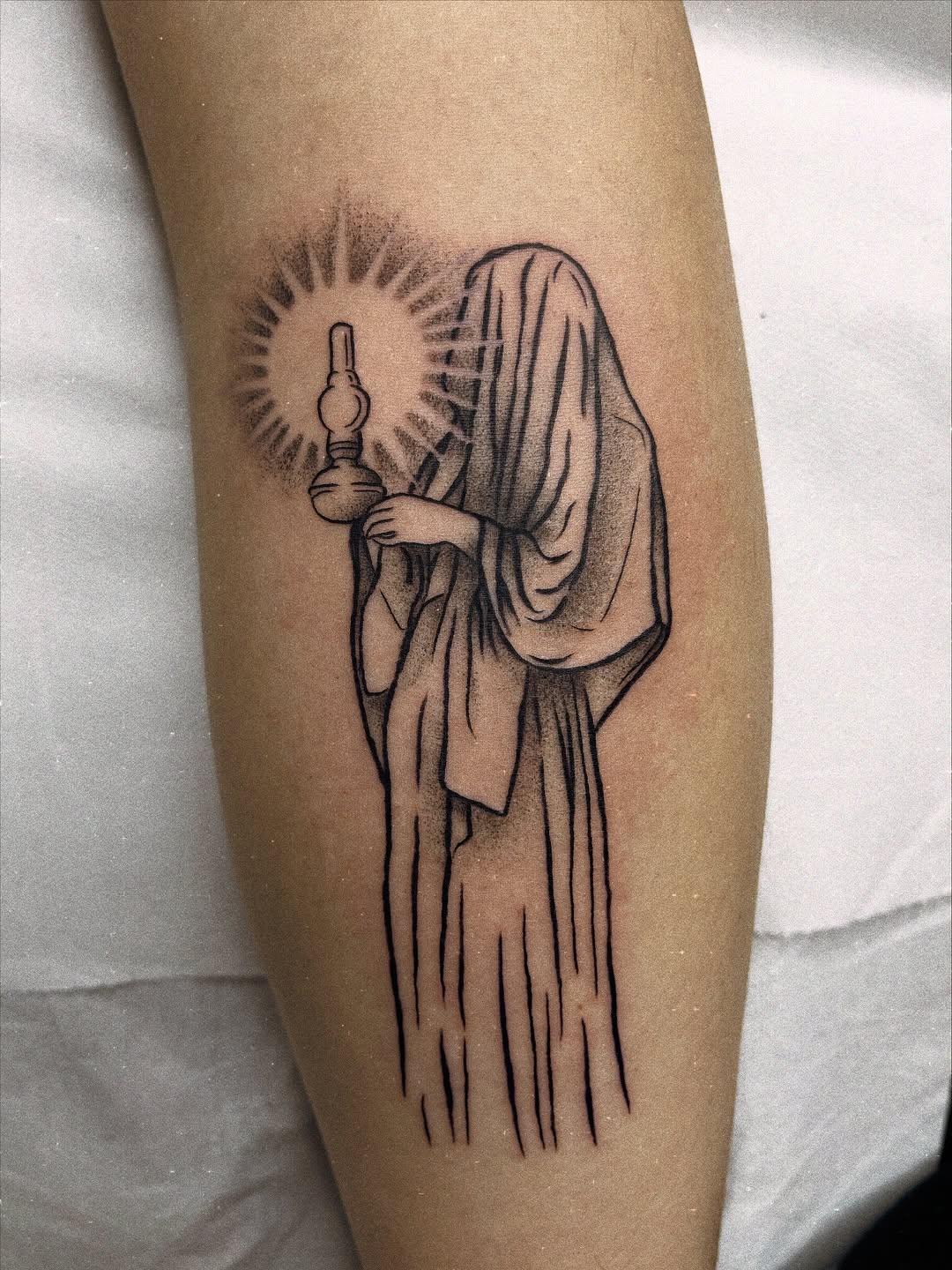Tatouage blackwork — dame.eboshi.tattoo