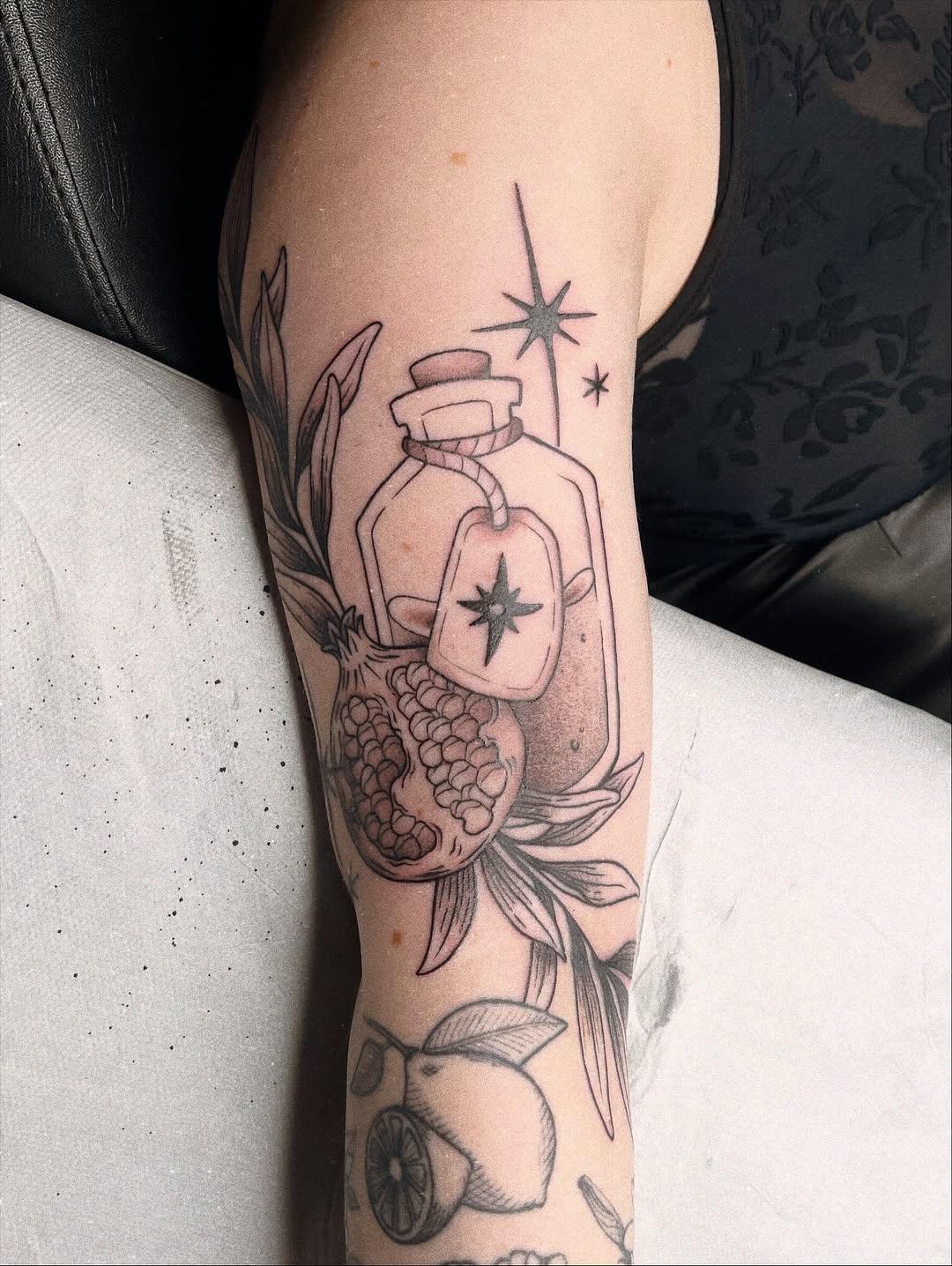 Tatouage blackwork carte blanche — dame.eboshi.tattoo