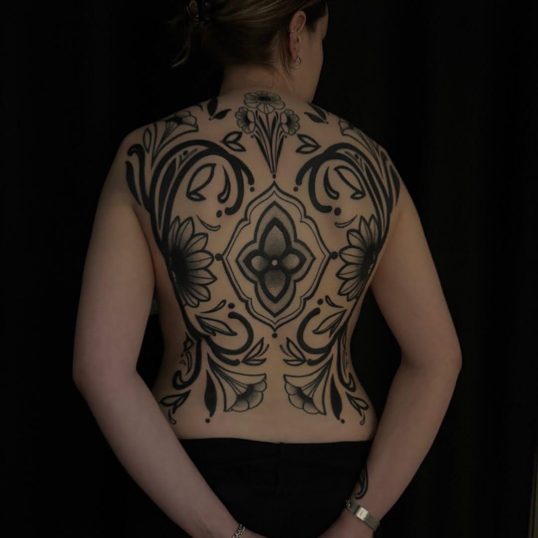 Premier dos ornemental — bonny.addams.tattoo
