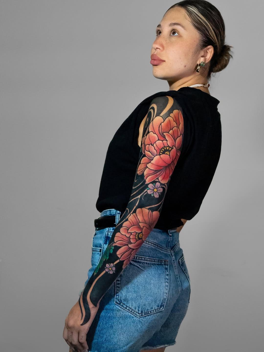 Tatouage Manche floral avec couverture — nesi_tattoo