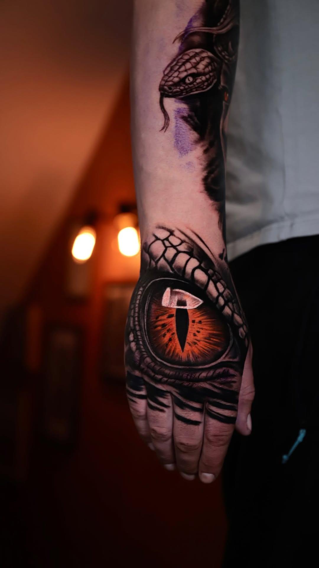 Tatouage Serpent géométrique — jean_mognon