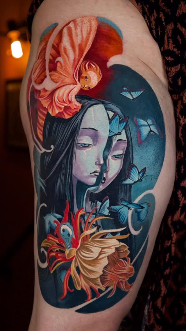 Tatouage Portrait femme fleurs papillons — jean_mognon