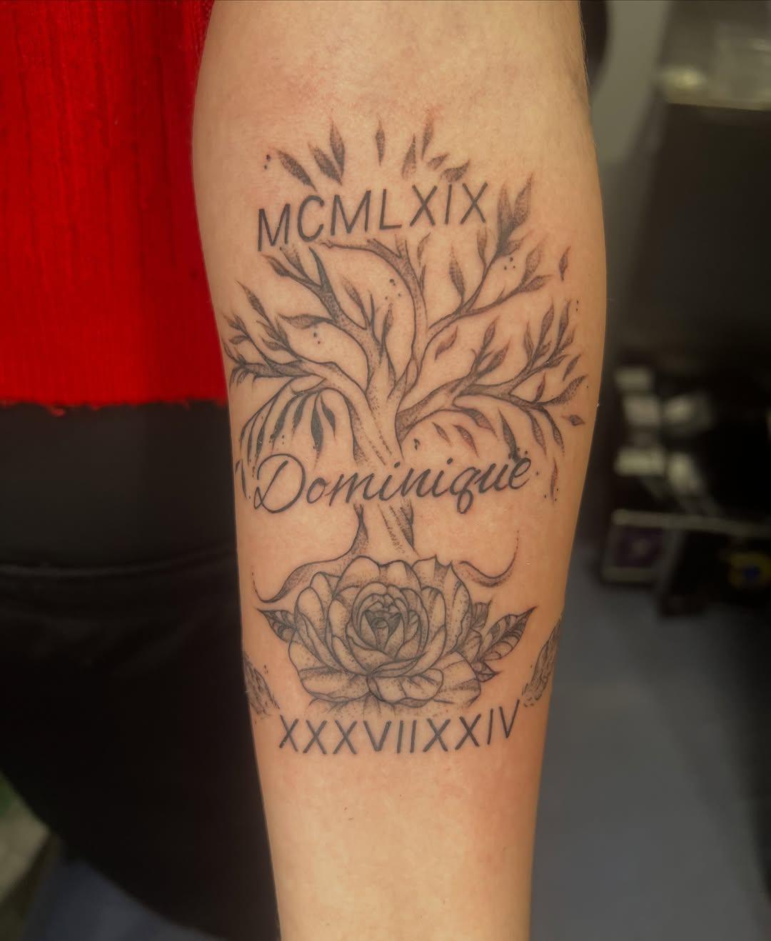 Branche botanique fine line — le.petit.soleil.tattoo