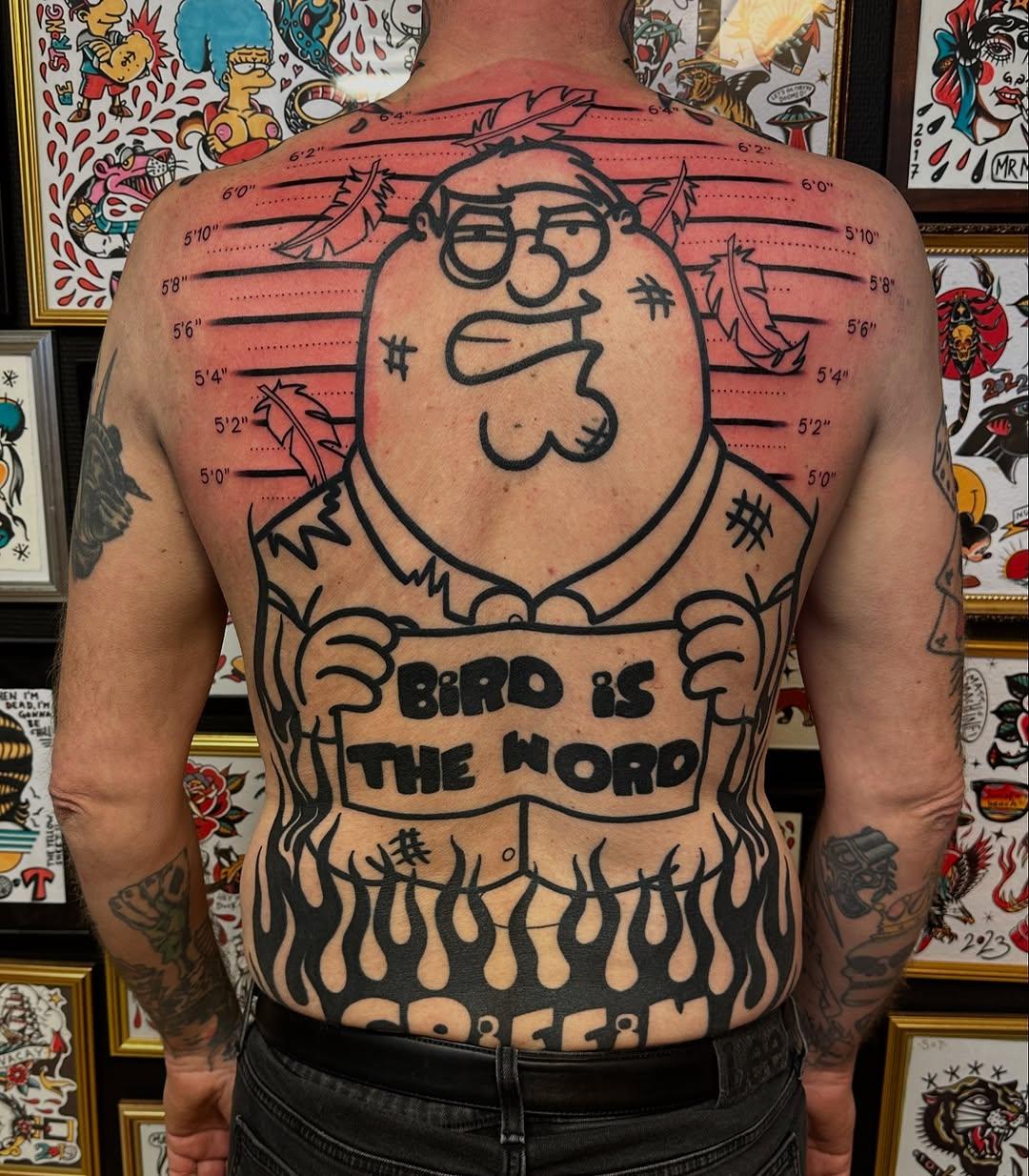 Tatouage Peter Griffin dos — straydogstattoo