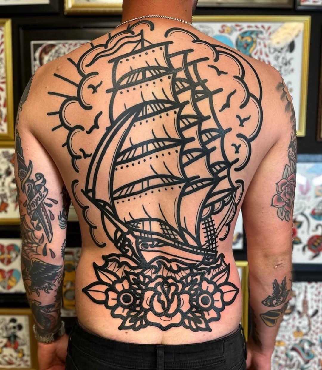 Tatouage Bateau voilier multi-étapes — straydogstattoo