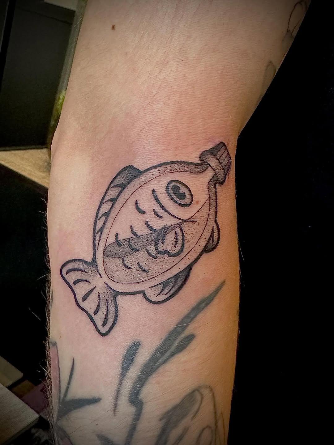 Poisson flash blackwork — lilithblackwork
