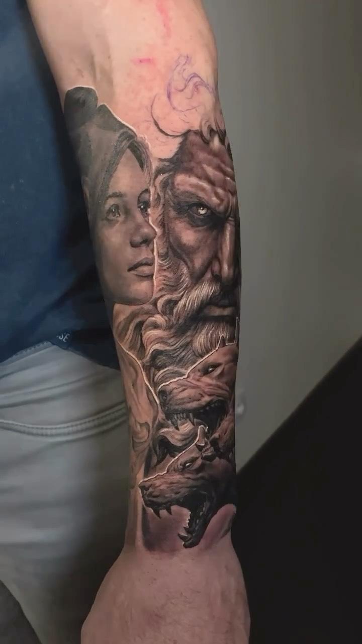 Tatouage Marianne figure française — dark_spirit_tattoo