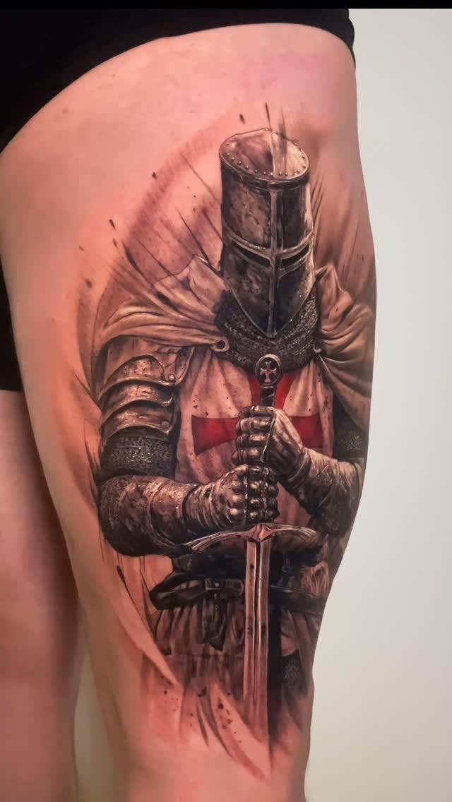 Tatouage Chevalier templier avec épée — dark_spirit_tattoo