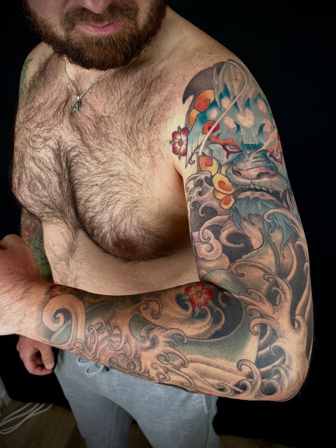 Tatouage Fudô divinité avec sakura — tanuki_tatto0