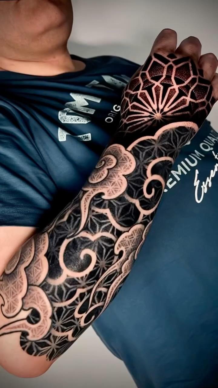Tatouage Avant-bras main masque Hannya mandala — monsieur_berdah