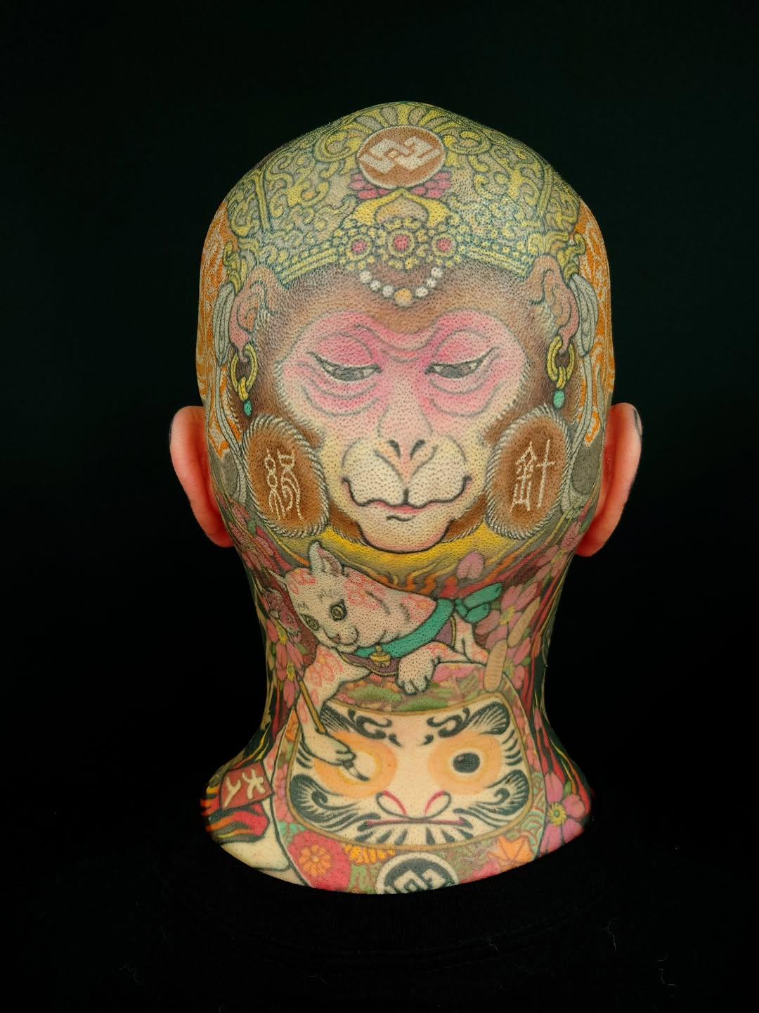 Tatouage Tête singe asiatique — tomo_silkneedletattoo