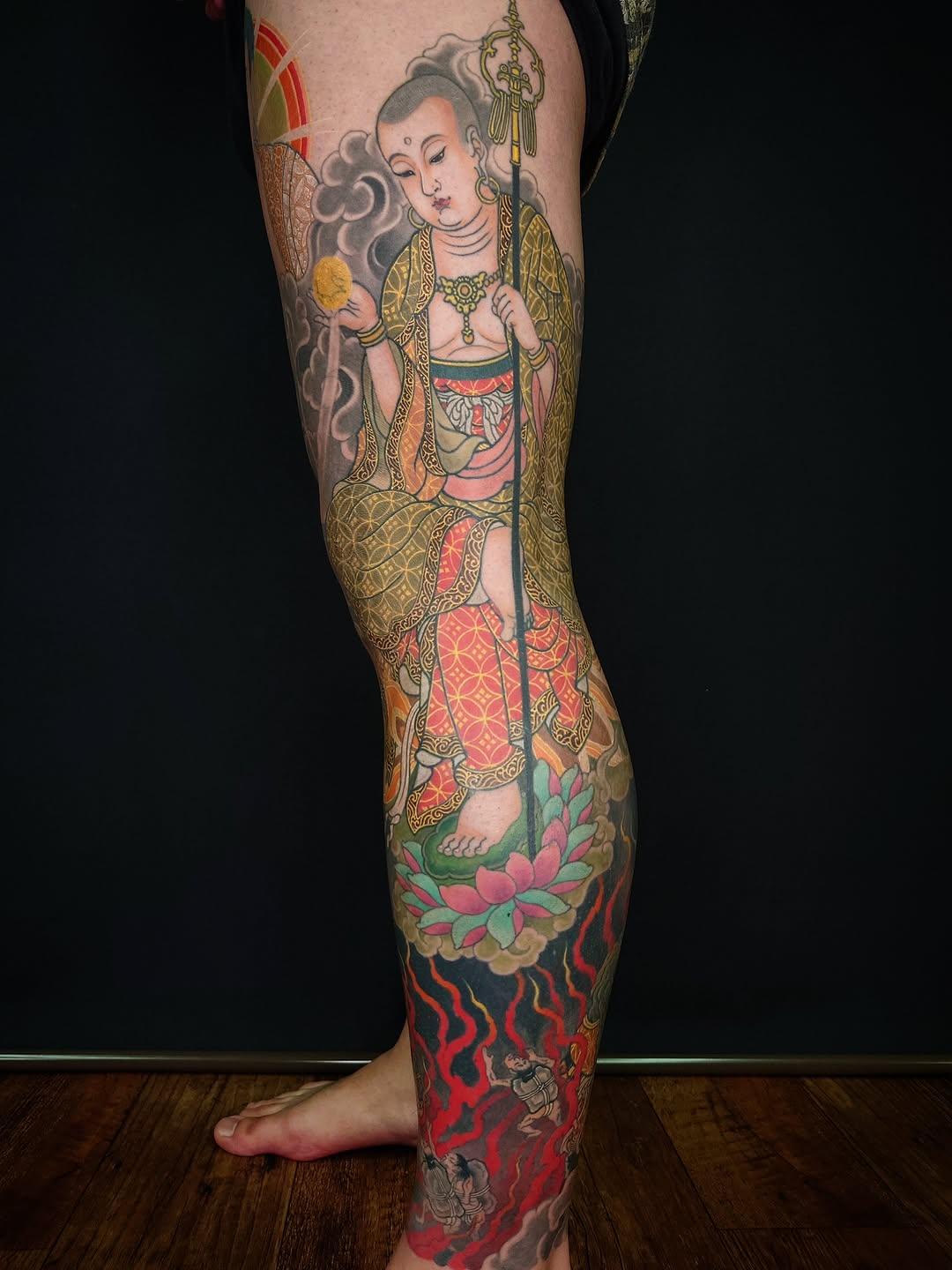 Tatouage Personnage asiatique jambe entière — tomo_silkneedletattoo