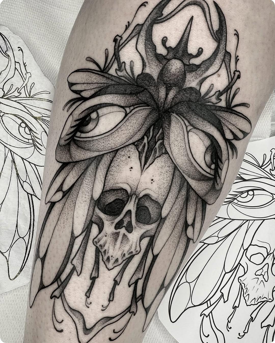 Tatouage Scarabée blackwork — frk.tattoo