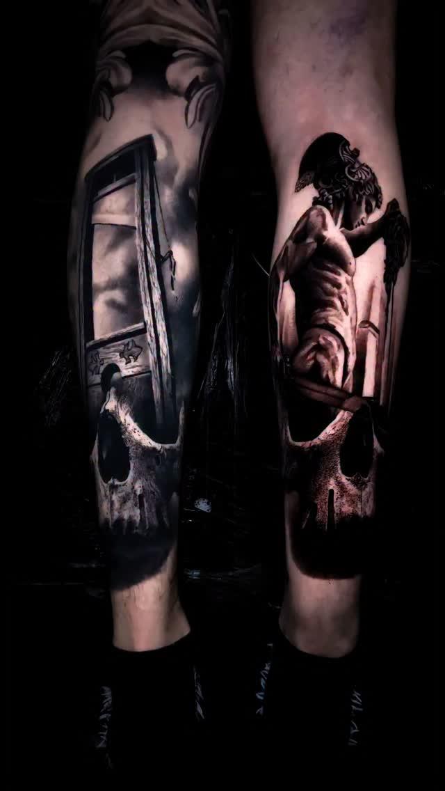 Tatouage Crâne et épée mollet — luceckertattooer