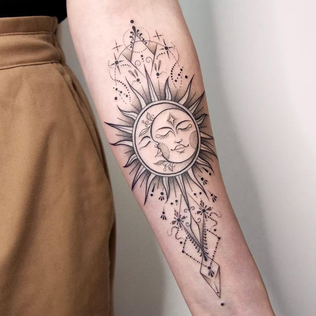 Tatouage Soleil et lune ornemental — _yap9_
