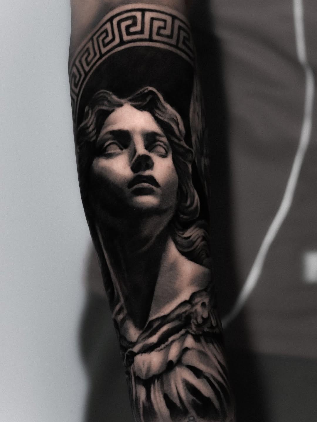 Tatouage Statue d'ange avant-bras — lwidji1003