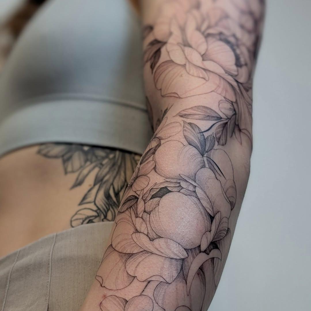 Tatouage Fleurs ornementales avant-bras — rnk_rnk_
