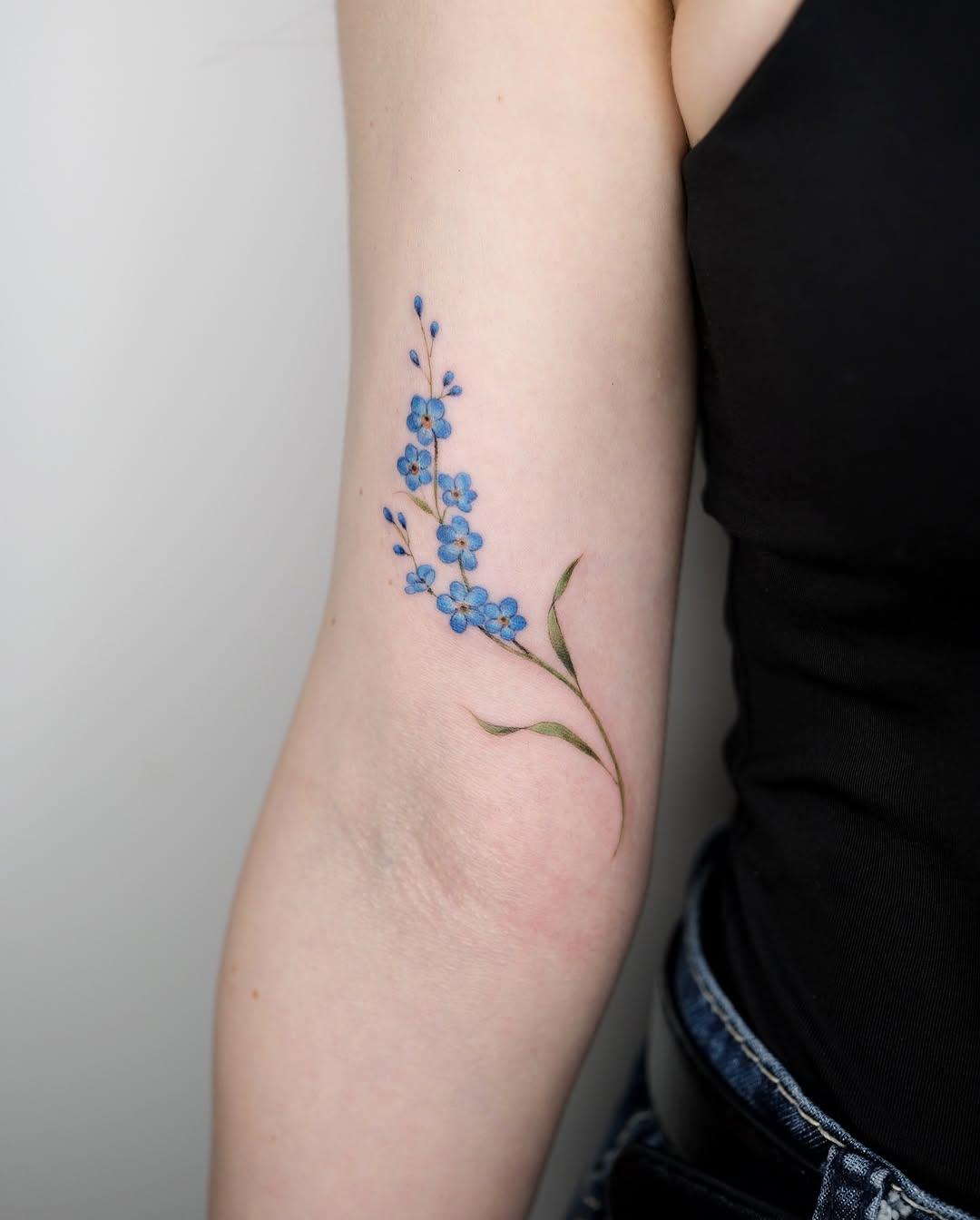Tatouage Fleurs oubliettes-moi — fatihodabas