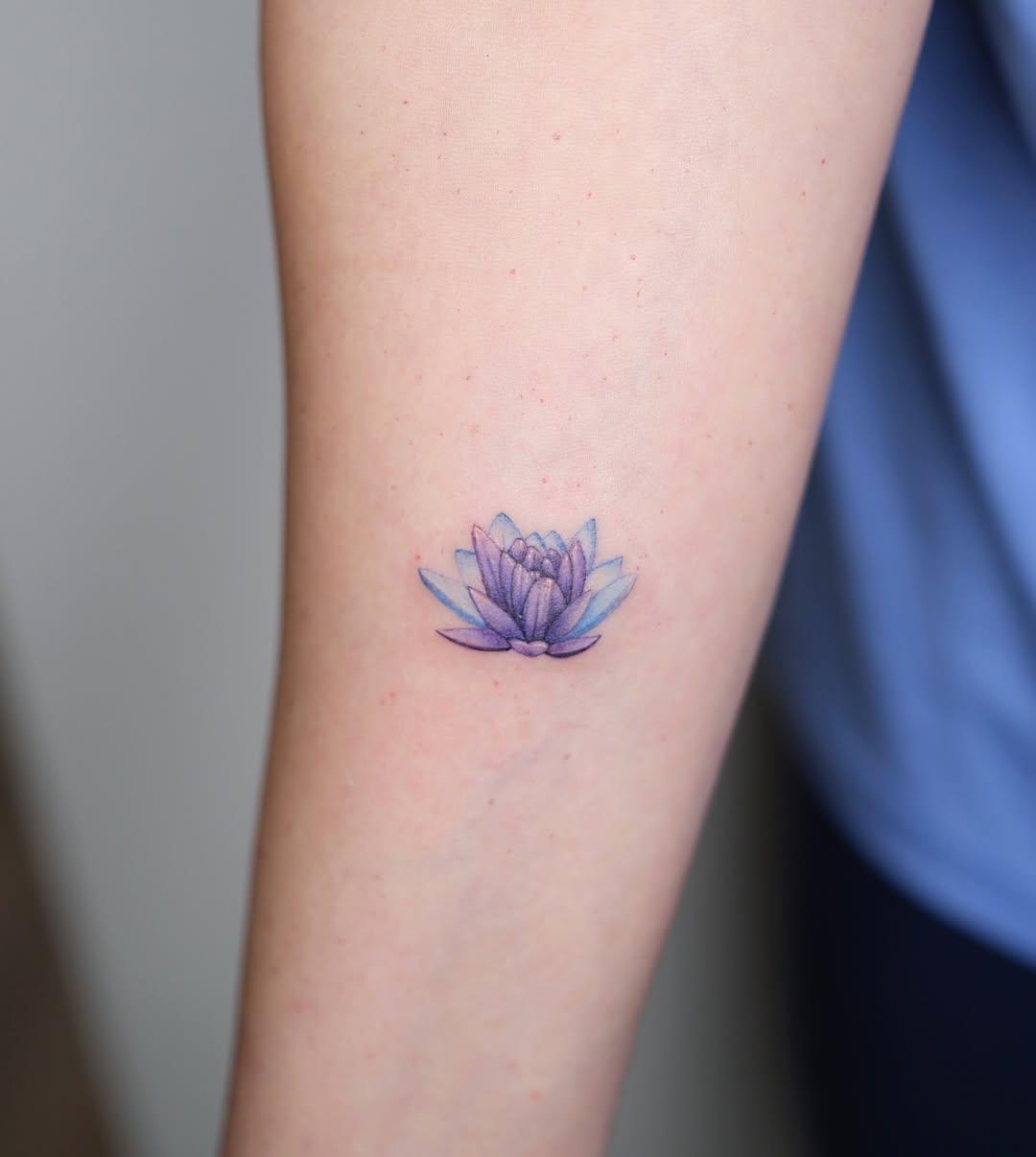 Tatouage Lotus — fatihodabas