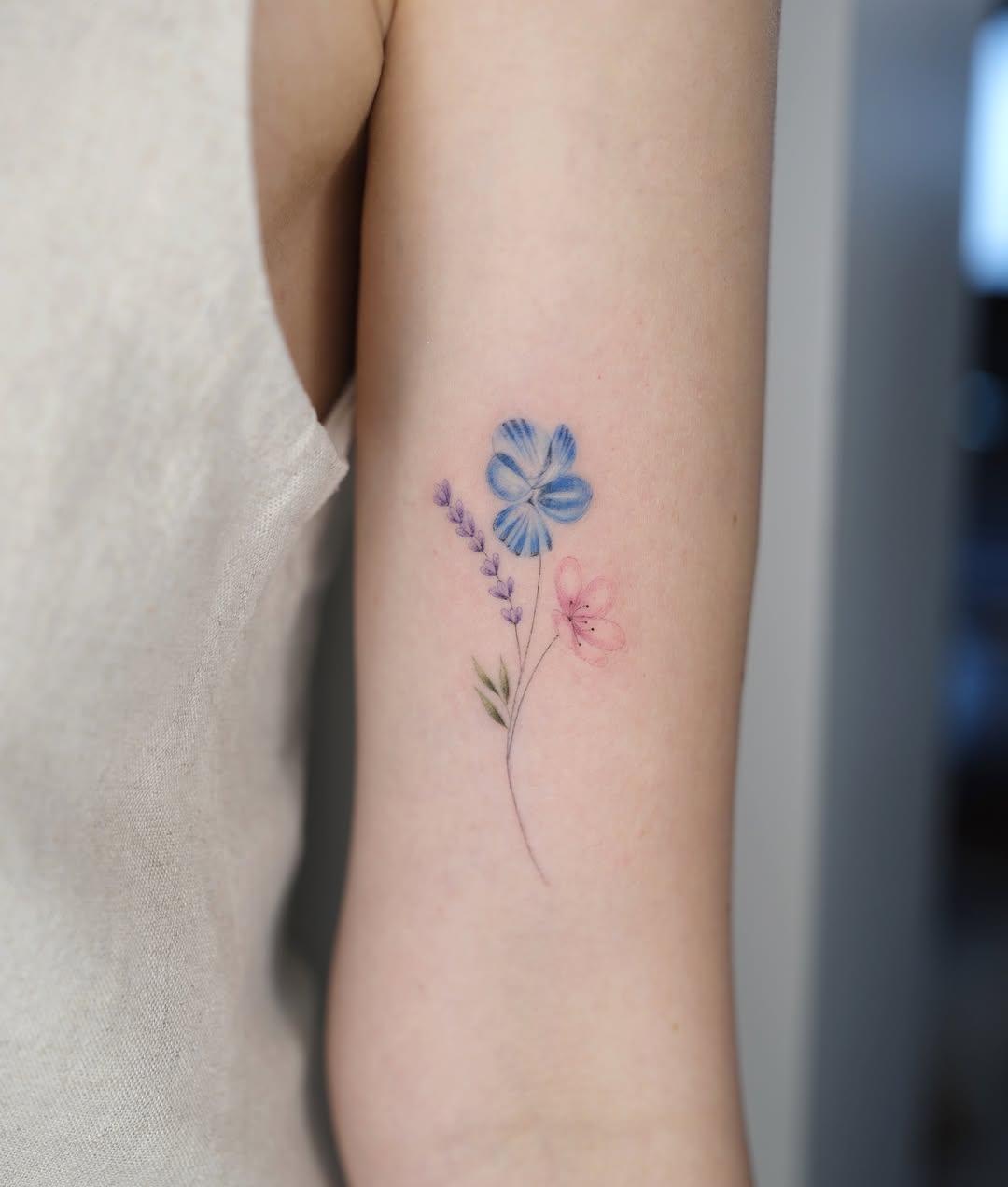 Tatouage Bouquet de fleurs multicolore — fatihodabas