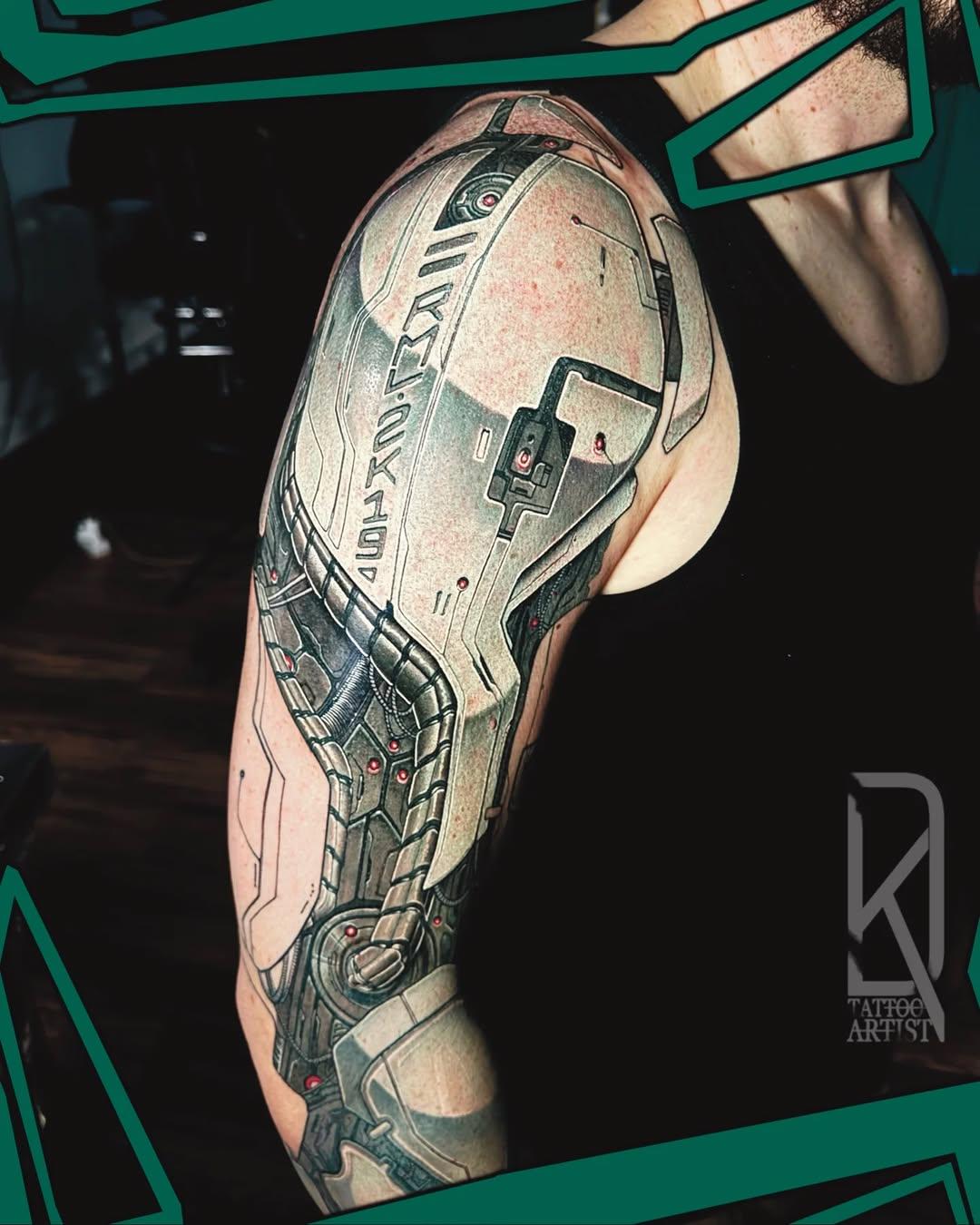 Tatouage Composition biomécanique sci-fi — kiliandangelo_tattooartist