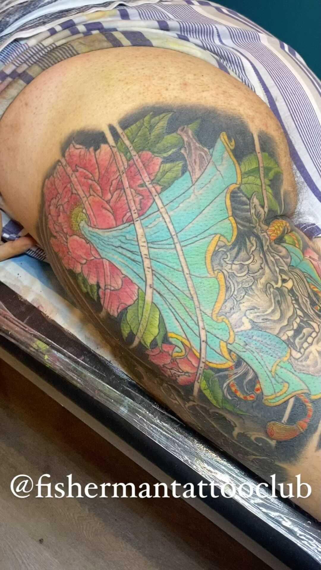 Tatouage Hannya voilé pivoines cuisse — fishermantattooclub