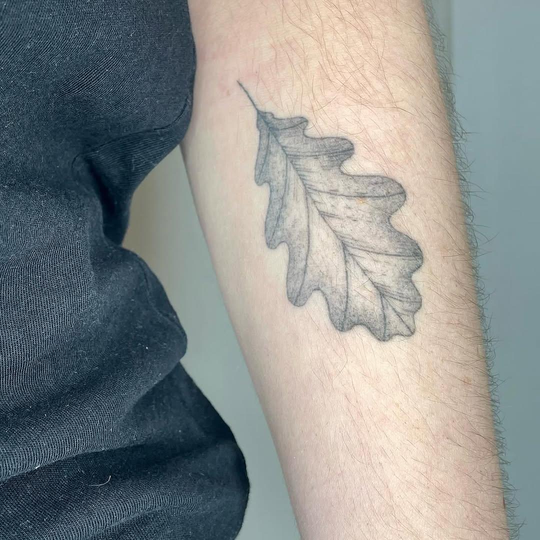Tatouage Feuilles cicatrisées — panrose_tattoo