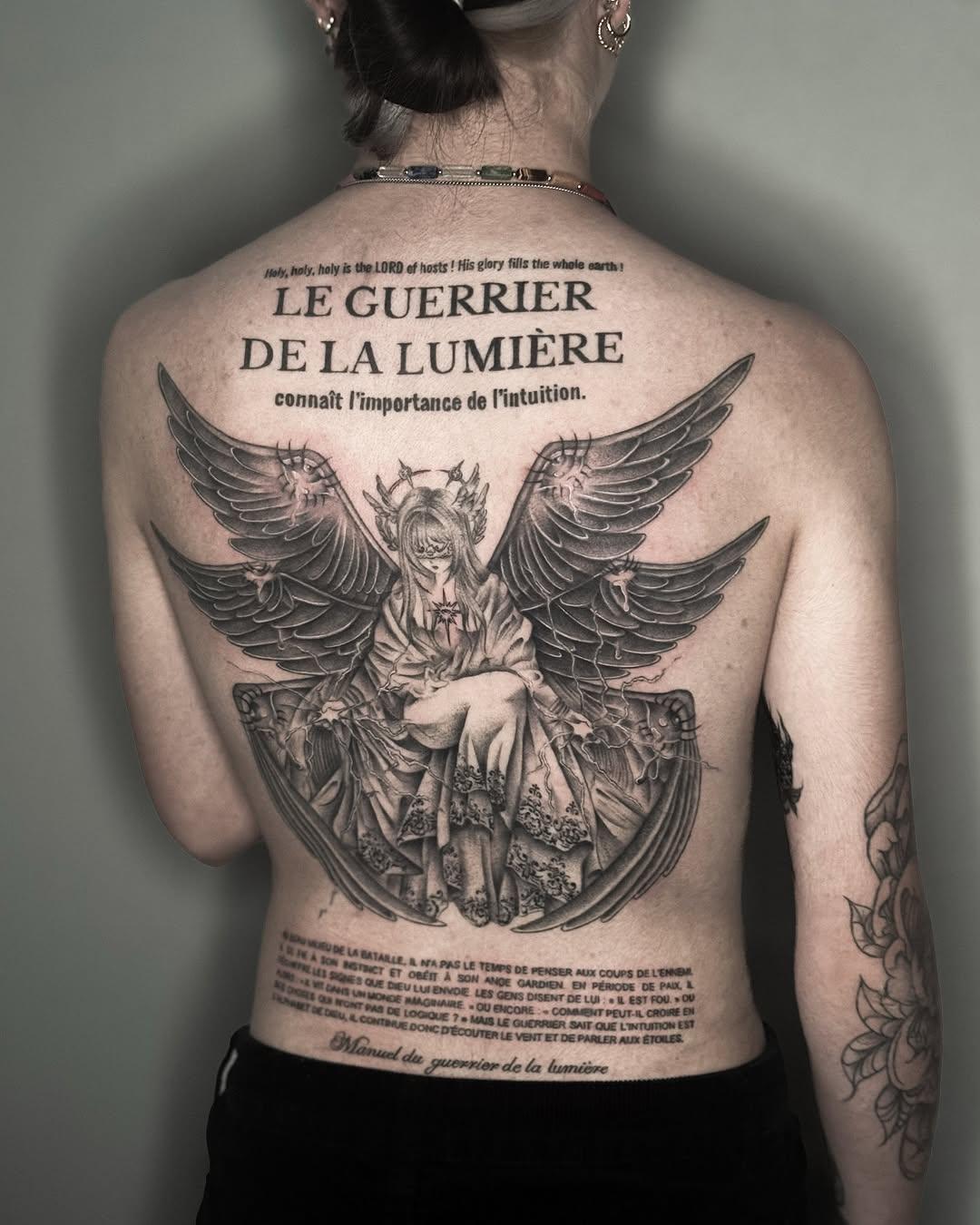 Tatouage fine line cicatrisé — leone.ttt