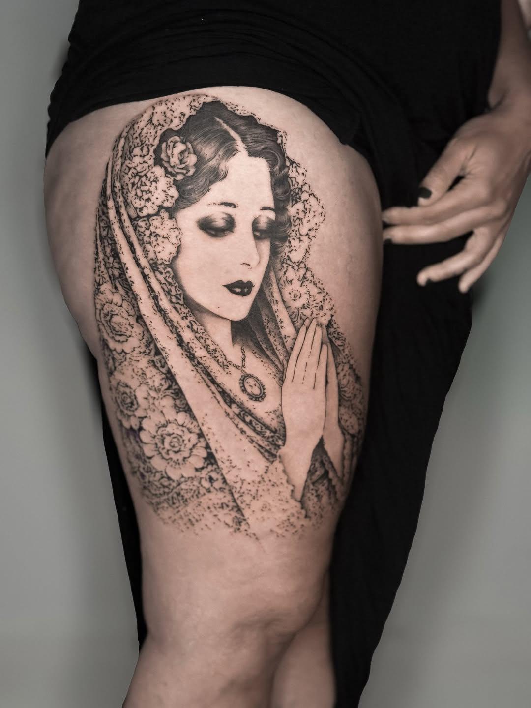 Tatouage fine line — leone.ttt