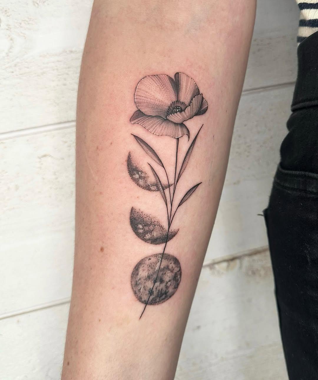 Tatouage Coquelicot cosmique — elitza.tattoo