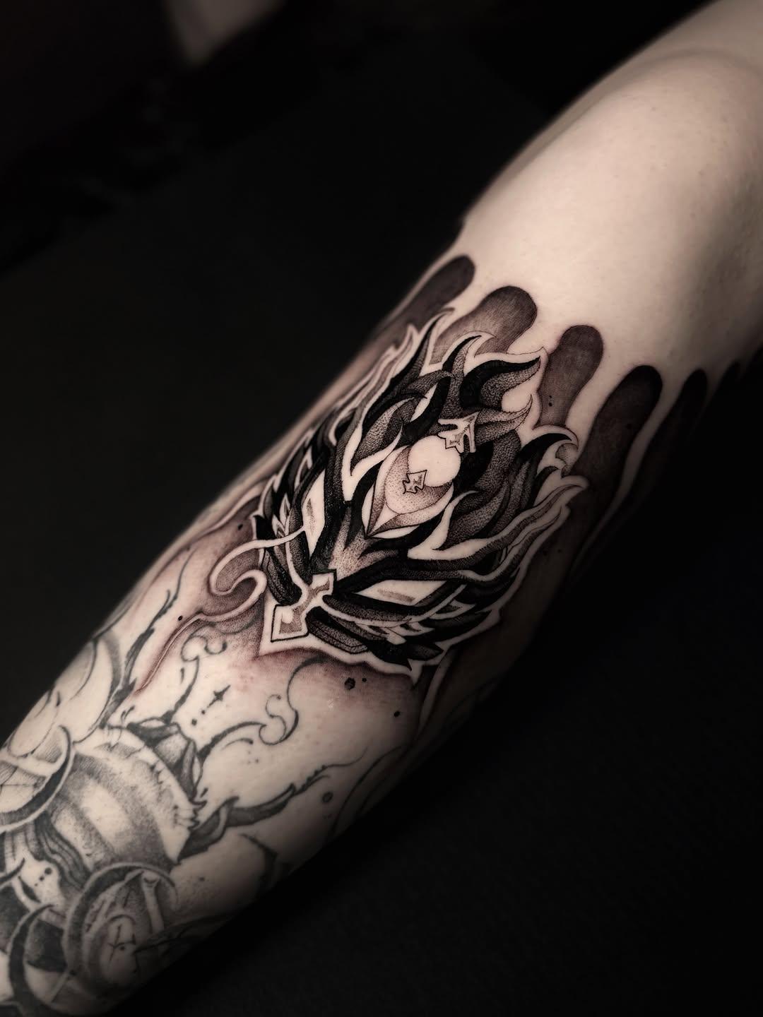 Tatouage Charme Silksong et Hollow Knight avant-bras — mikescythe.ttt