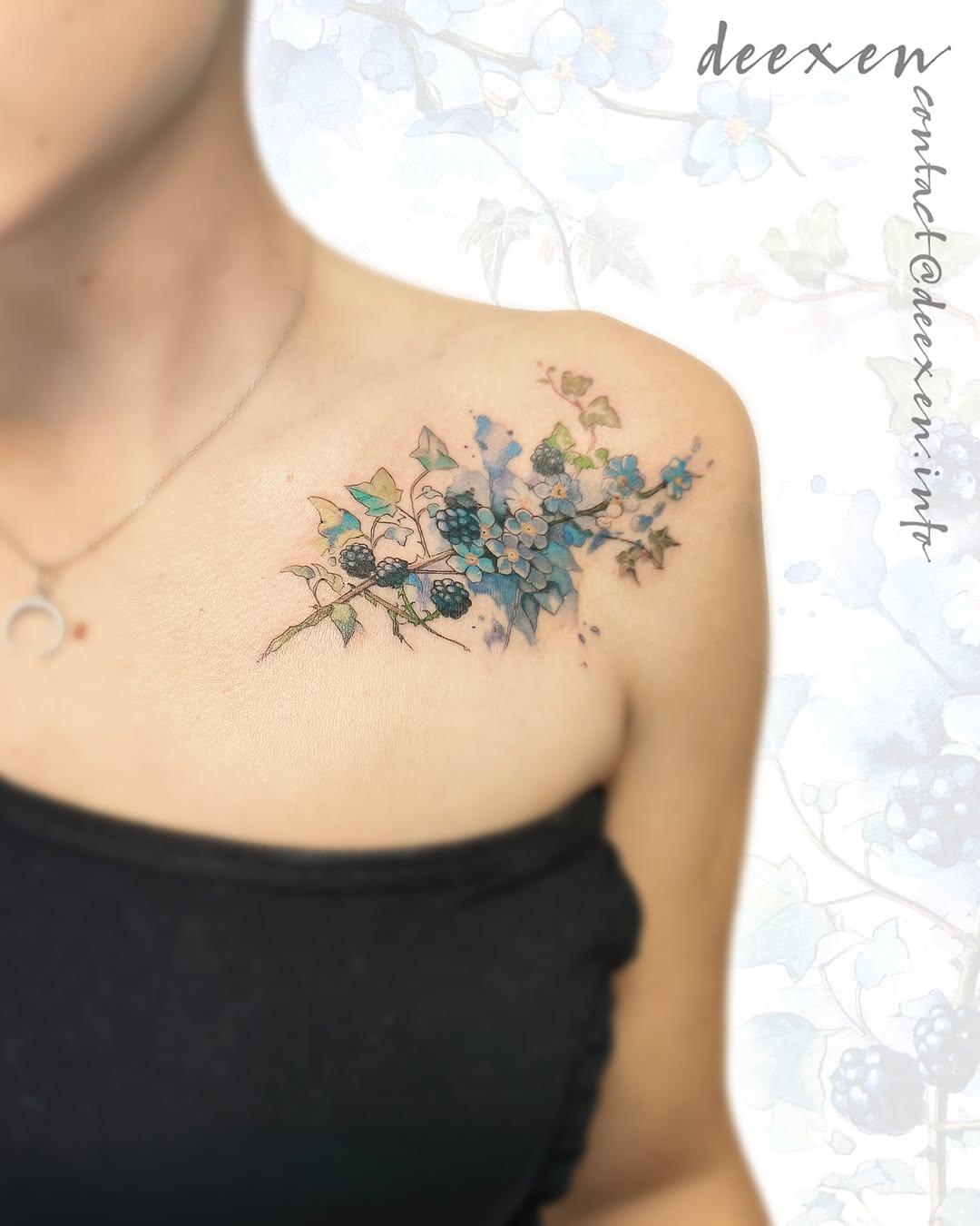 Tatouage branche myrtilles mûres — deexen_tattooing