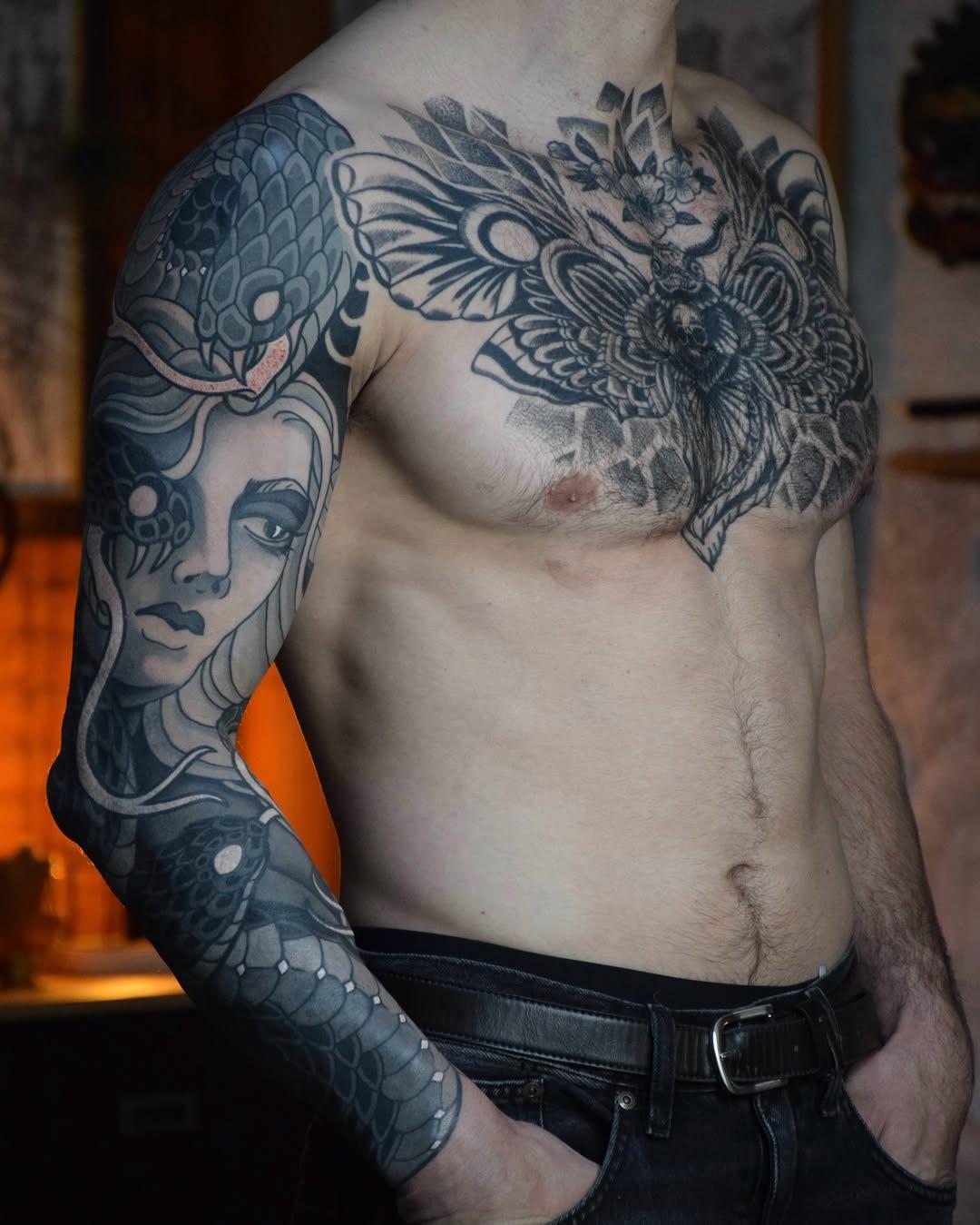 Tatouage Medusa cover bras — padidet__