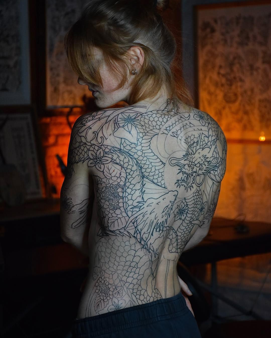 Tatouage Dos multiples en cours — padidet__