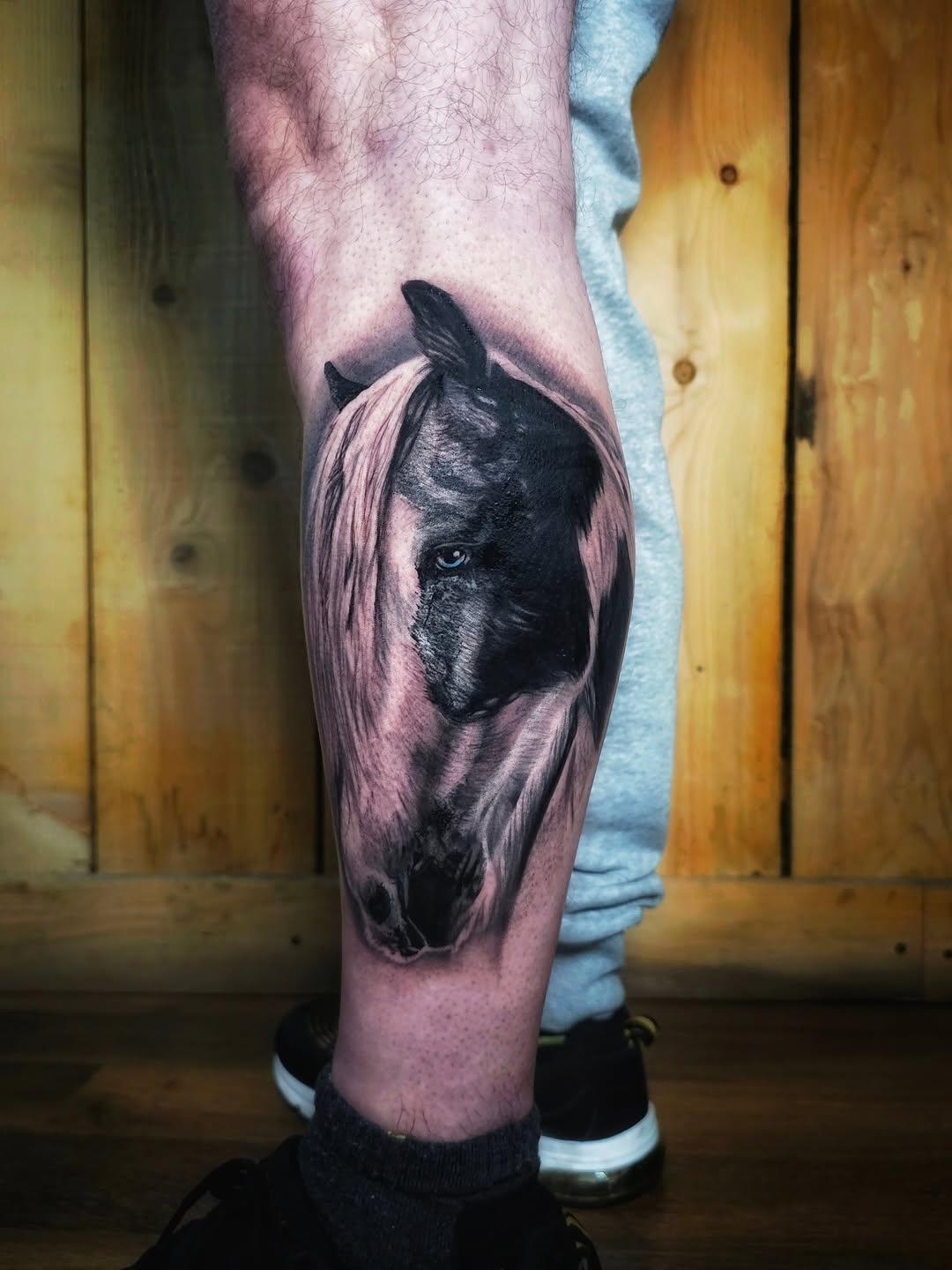 Tatouage réaliste black & grey — el_migalito