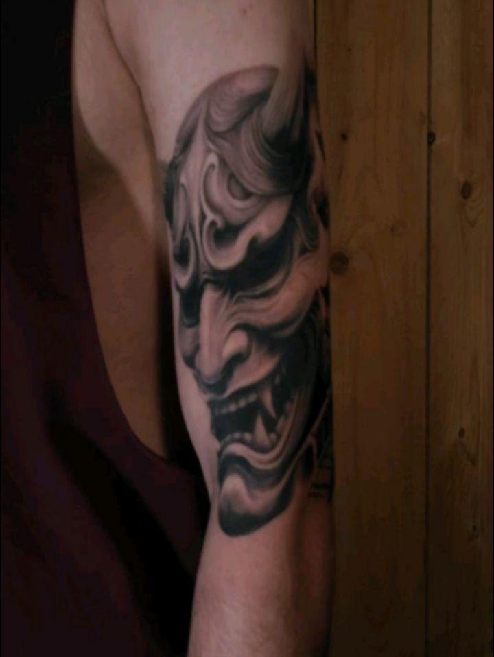 Tatouage réaliste black & grey — el_migalito