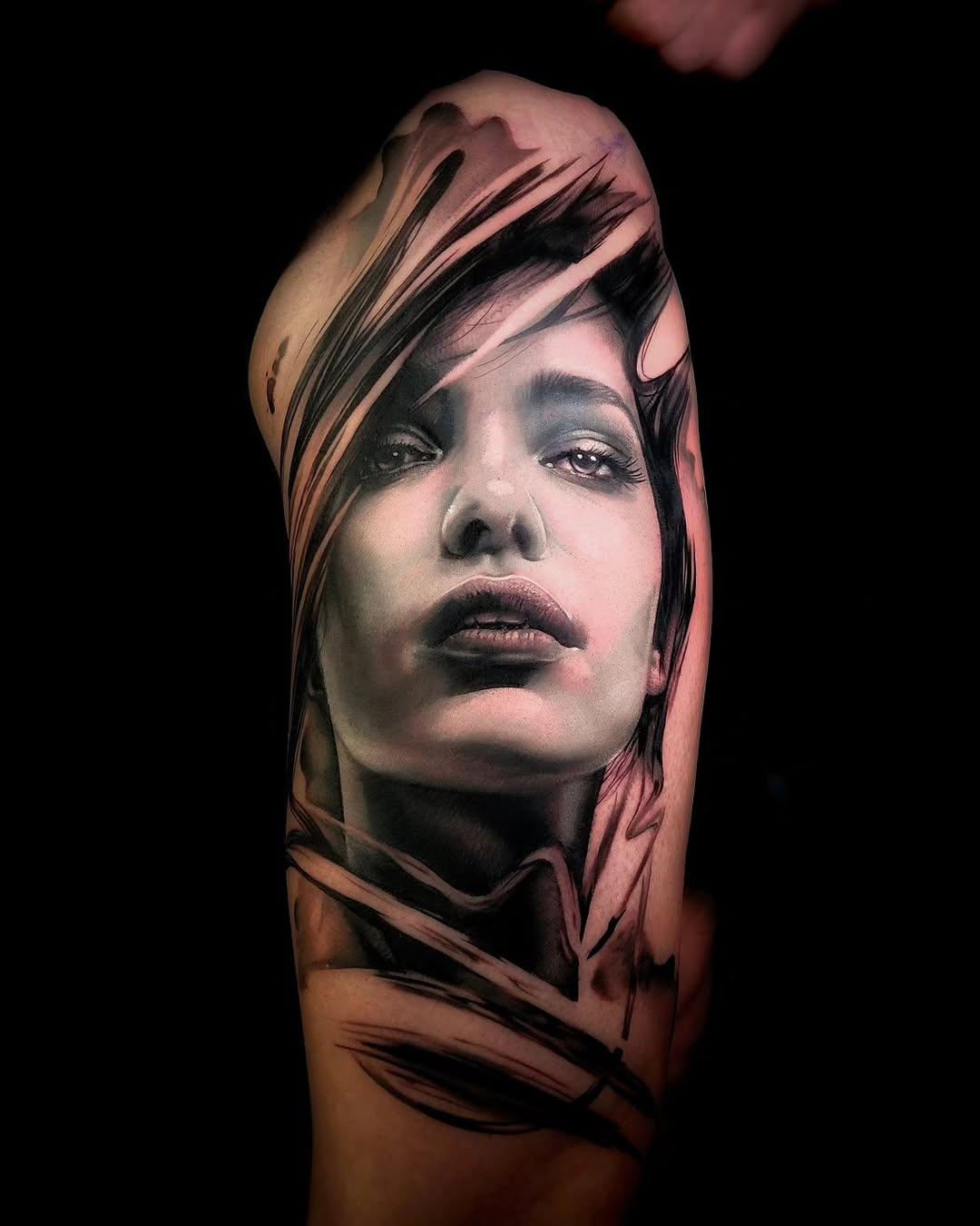 Tatouage réaliste black & grey — el_migalito
