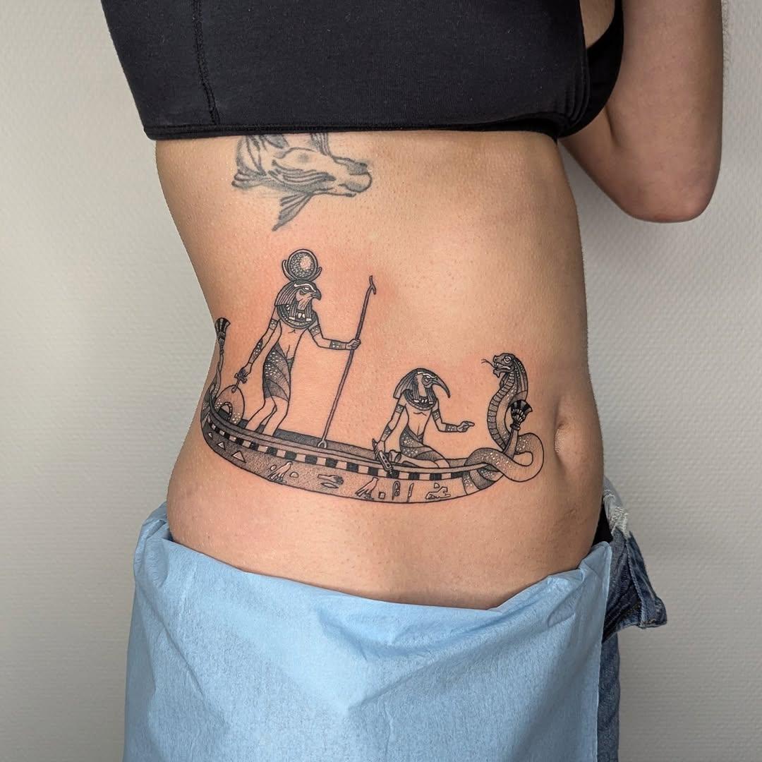 Tatouage egyptiens bateau — rouge.tattoo