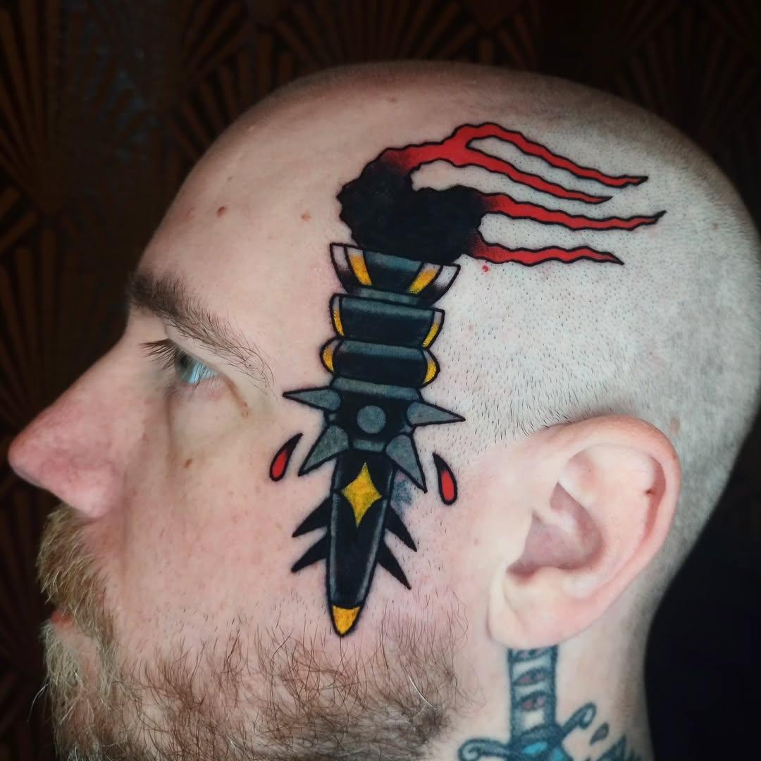 Tatouage sur le bras, traditionnel — oyster_ttt