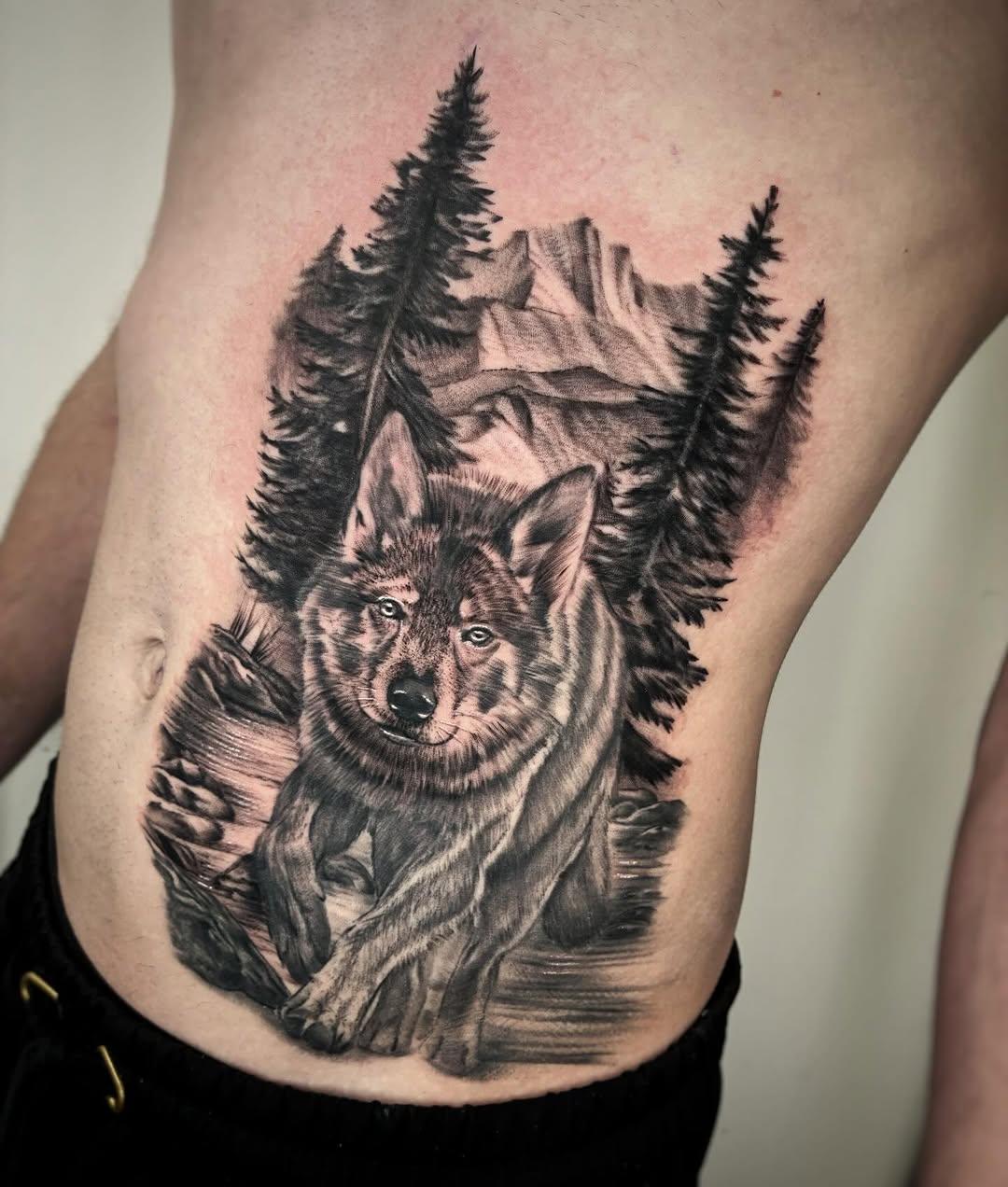 Tatouage Loup Paysage Forêt — vladmorgantattoo