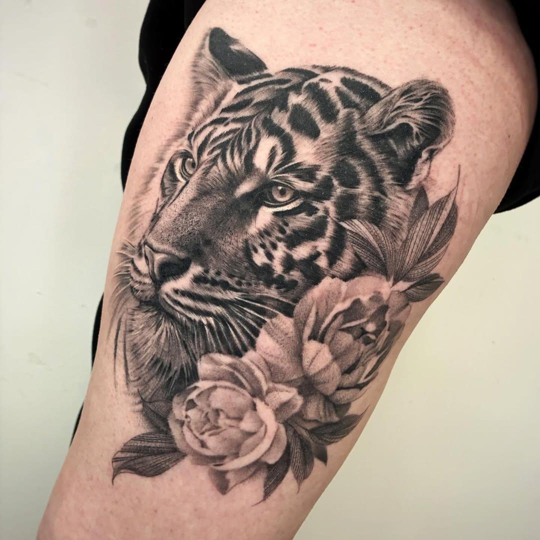 Tatouage Tigre Réaliste Portrait — vladmorgantattoo