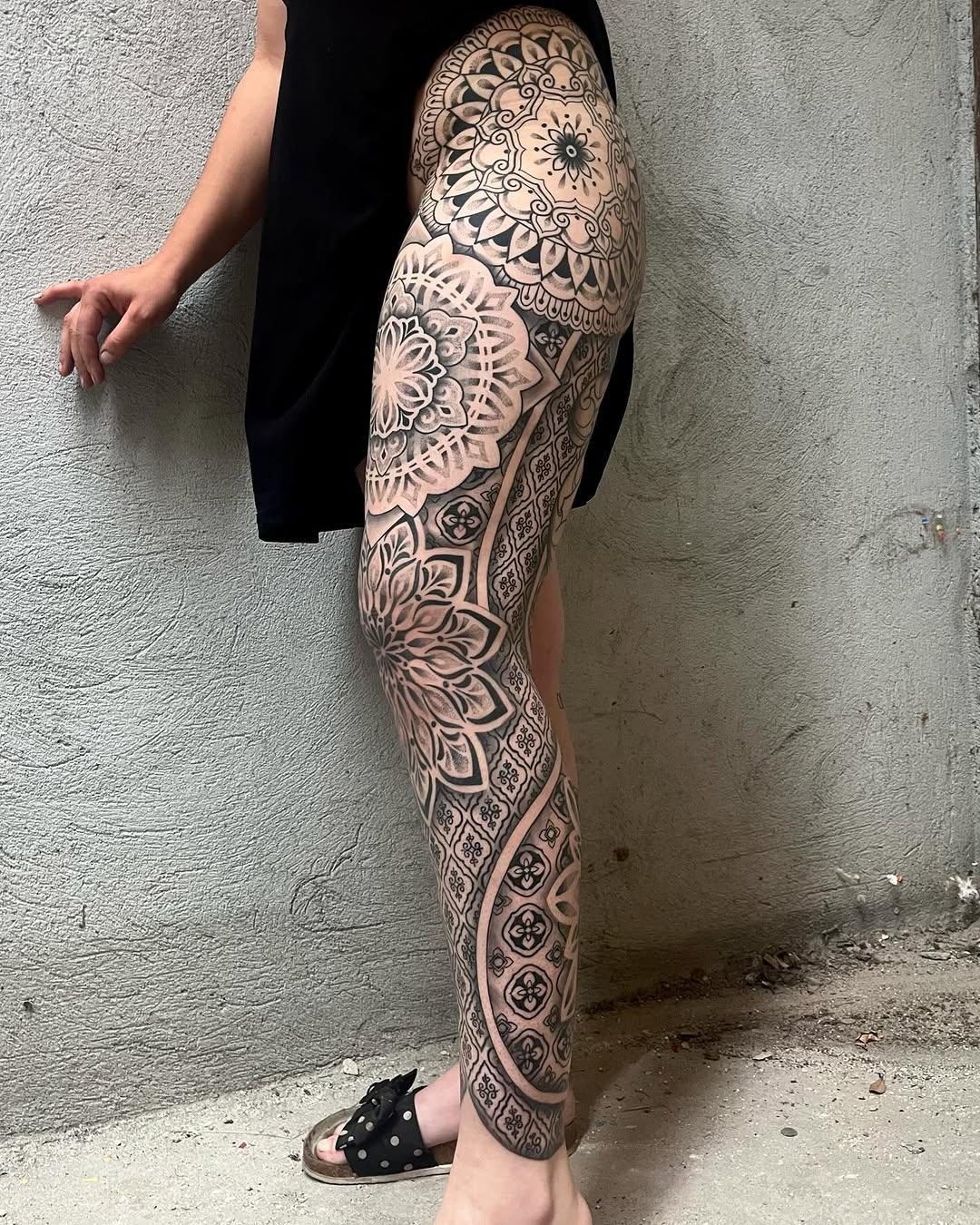 Tatouage Full leg ornemental — chriss_tf
