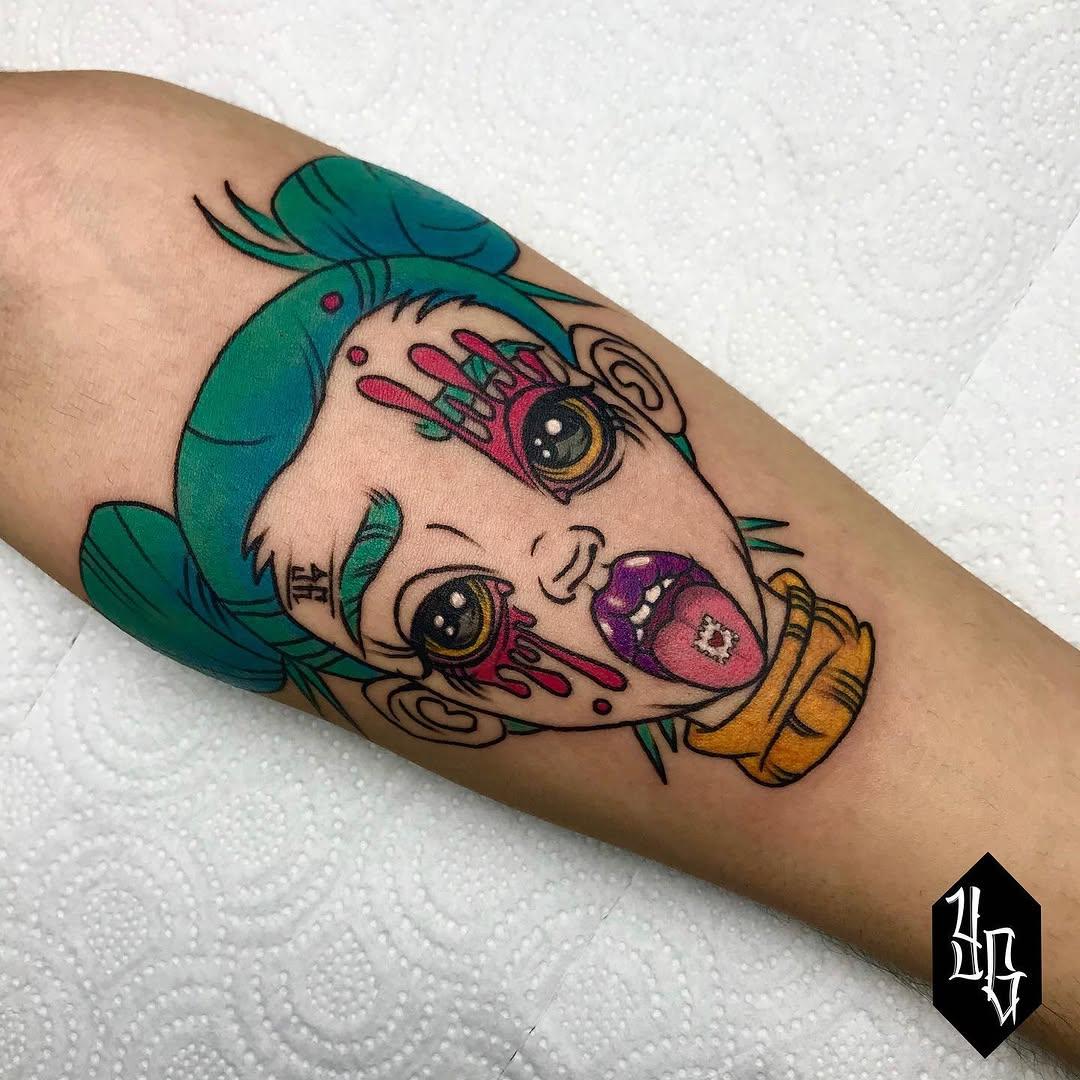 Tatouage Personnage cartoon coloré bras — yelizgunaytattoo