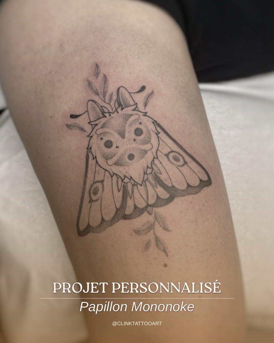 Tatouage Papillon Mononoke dotwork — clinktattooart
