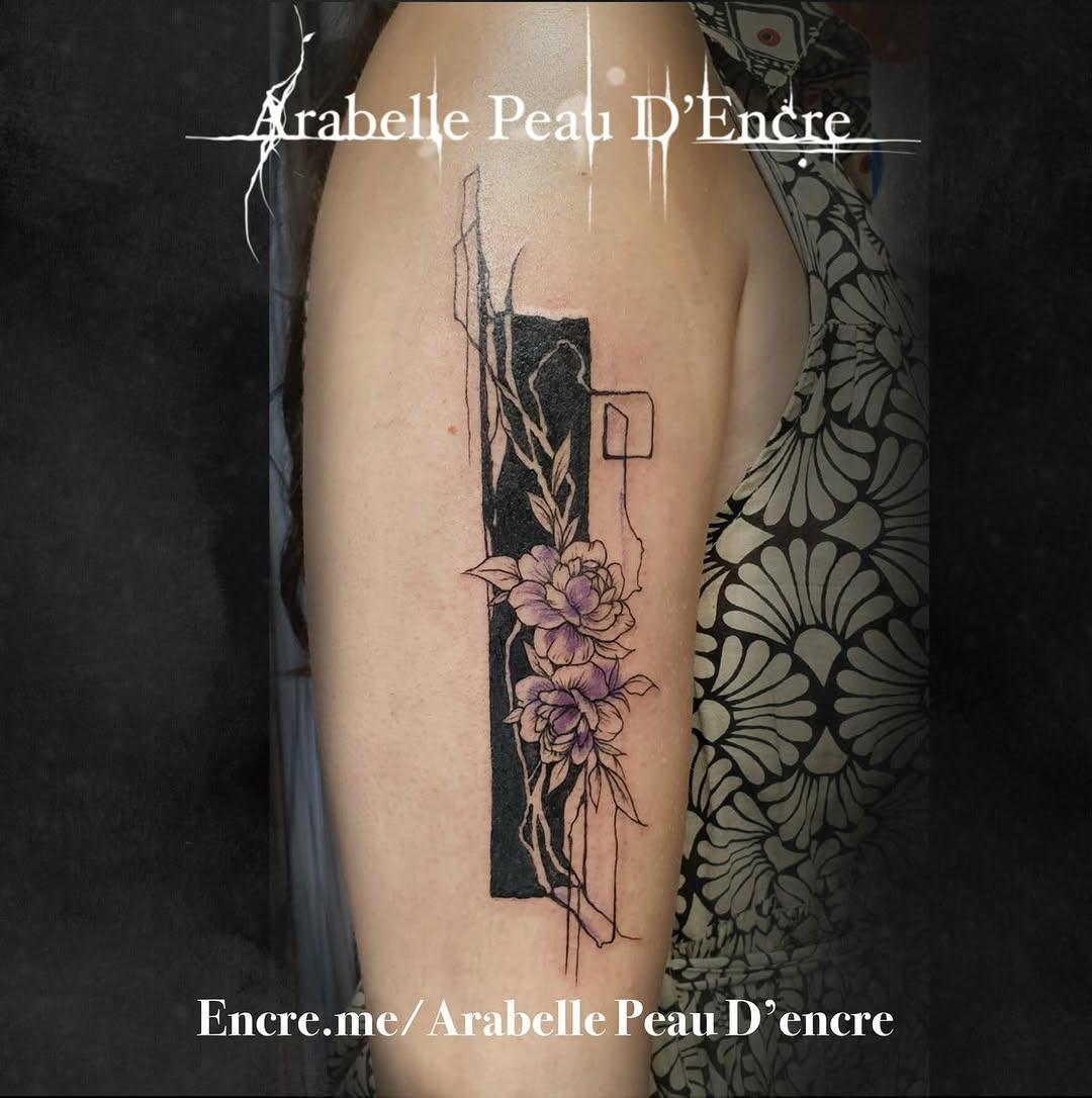 Tatouage Fleurs abstraites — arabelle_peau_dencre