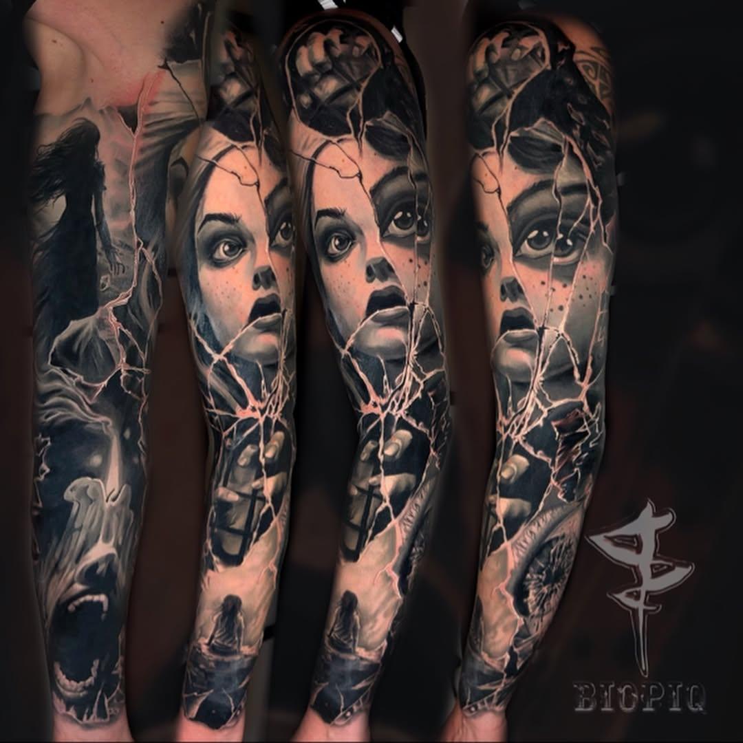 Tatouage Portraits surréalistes avec éléments abstraits — octopod_tattoo