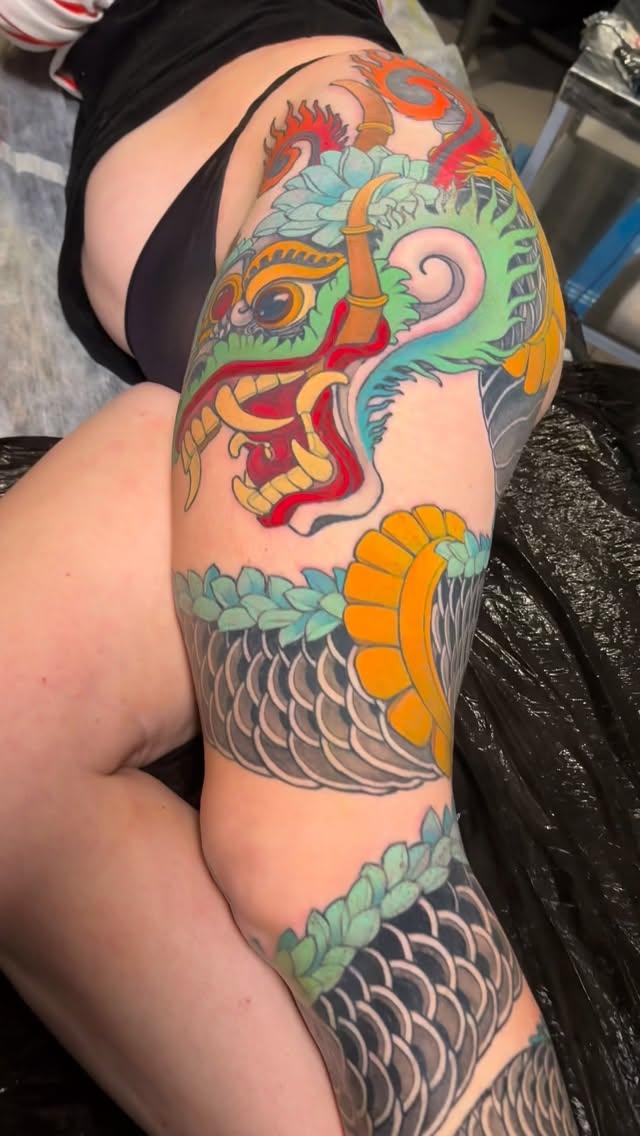 Tatouage Dragon et masque balinais fusion — henriktattoo
